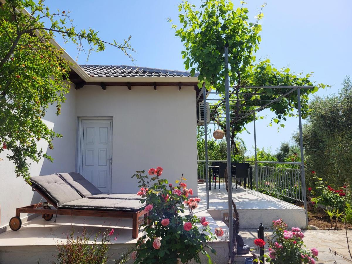 Ioannis Houses - Gemuetliches Ferienhaus Im Olivenhain Skala Potamia  Bagian luar foto