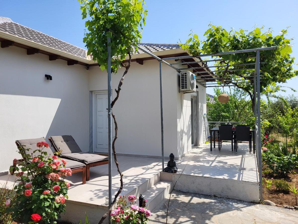 Ioannis Houses - Gemuetliches Ferienhaus Im Olivenhain Skala Potamia  Bagian luar foto