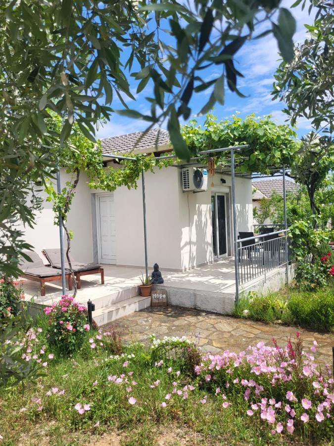 Ioannis Houses - Gemuetliches Ferienhaus Im Olivenhain Skala Potamia  Bagian luar foto